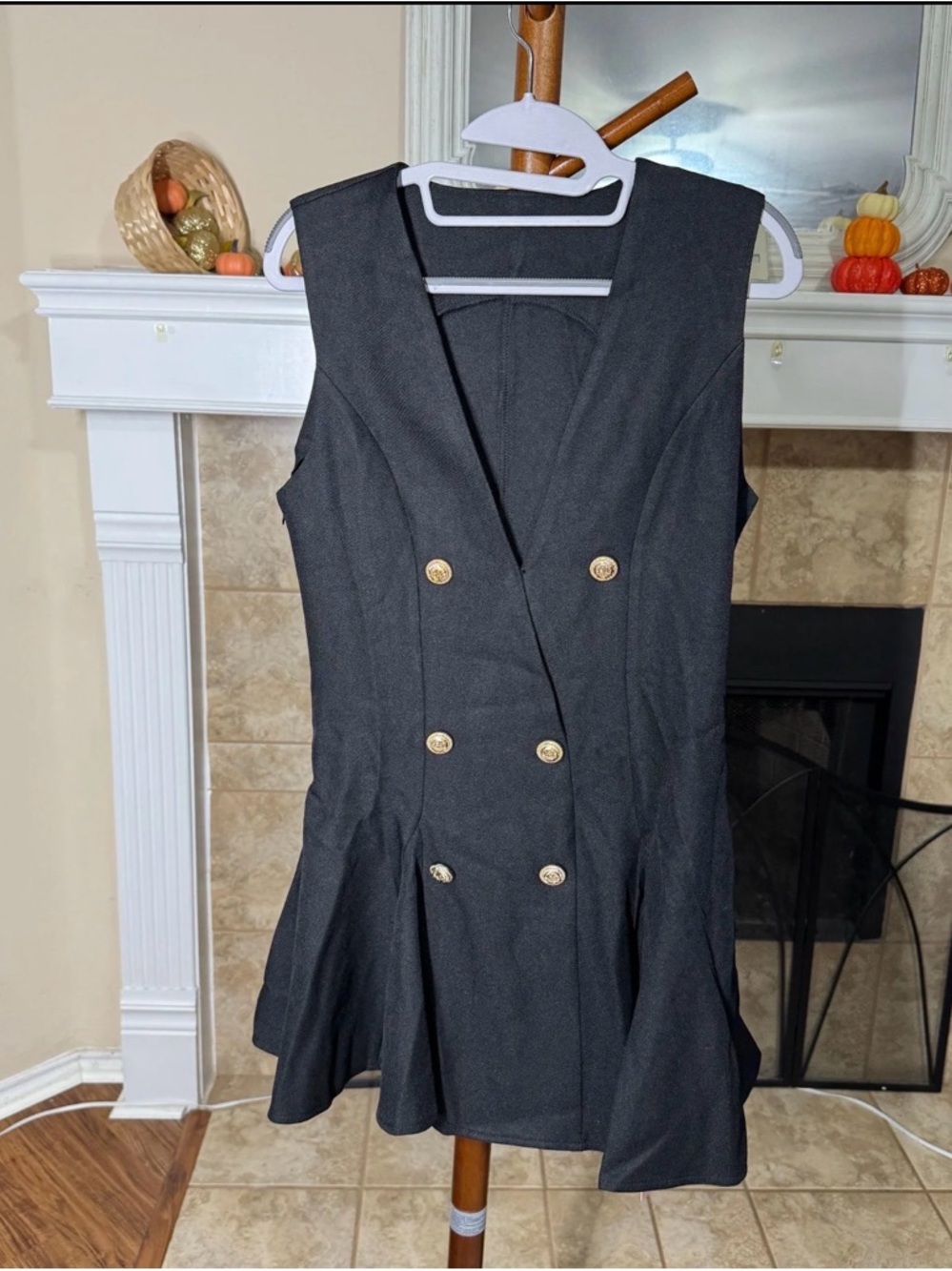 Sleeveless Black Double-Breasted Pleated Mini Dress with Gold Buttons
